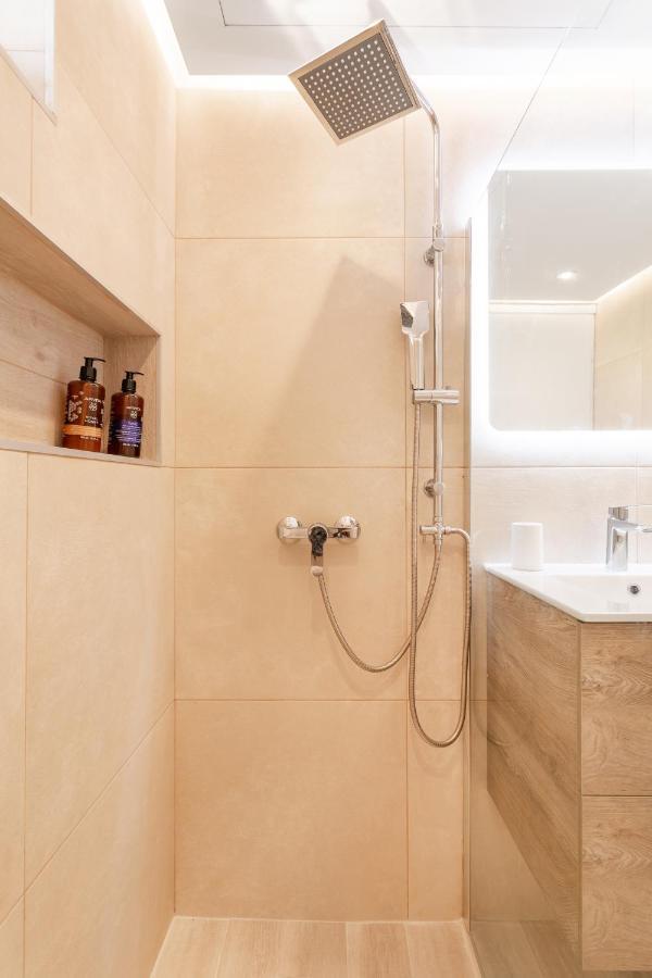 Del Mar Luxury Apartment 30M From The Beach Pórto Ráfti Esterno foto